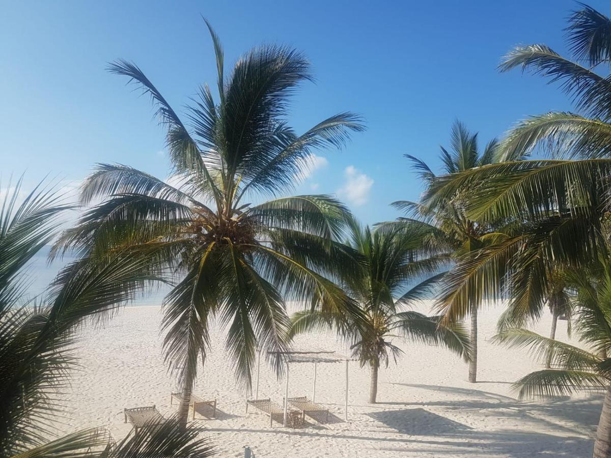 Life Resort St. Thomas Royal Palm Watamu Esterno foto
