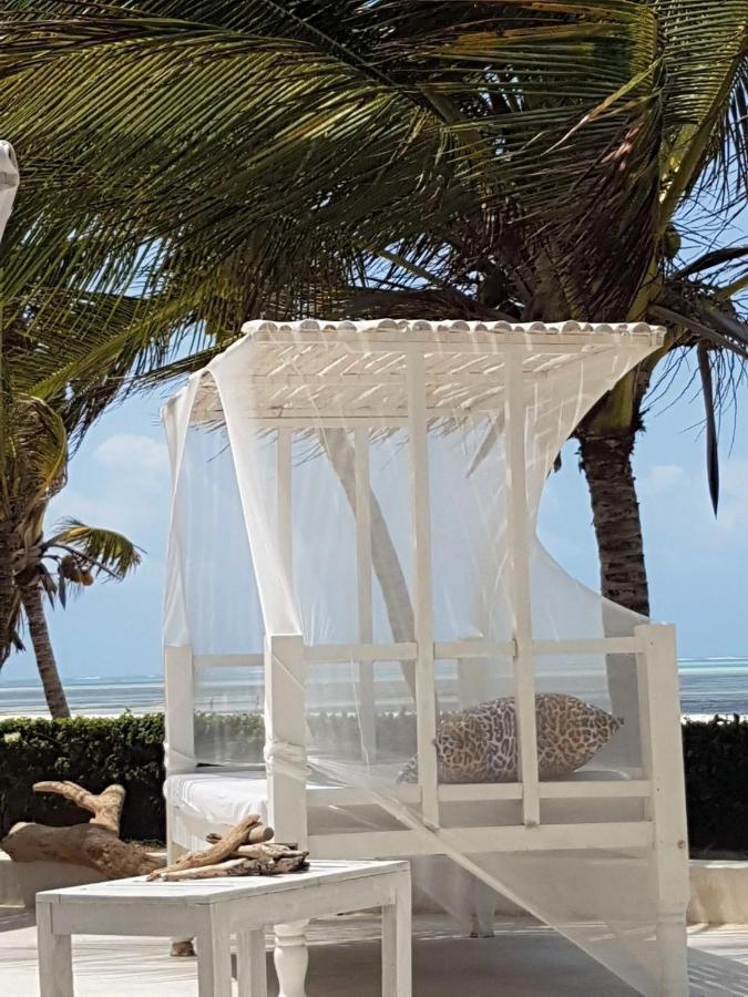 Life Resort St. Thomas Royal Palm Watamu Esterno foto