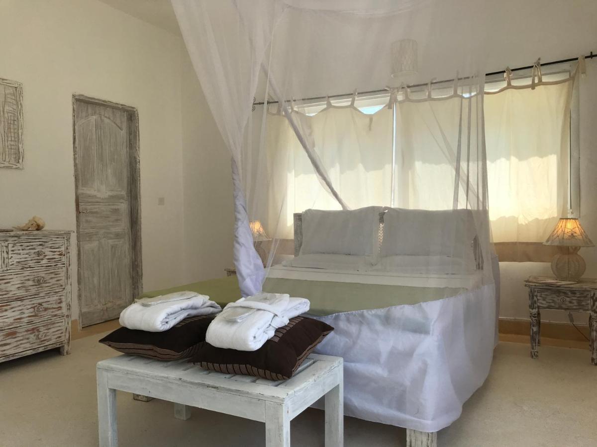 Life Resort St. Thomas Royal Palm Watamu Esterno foto