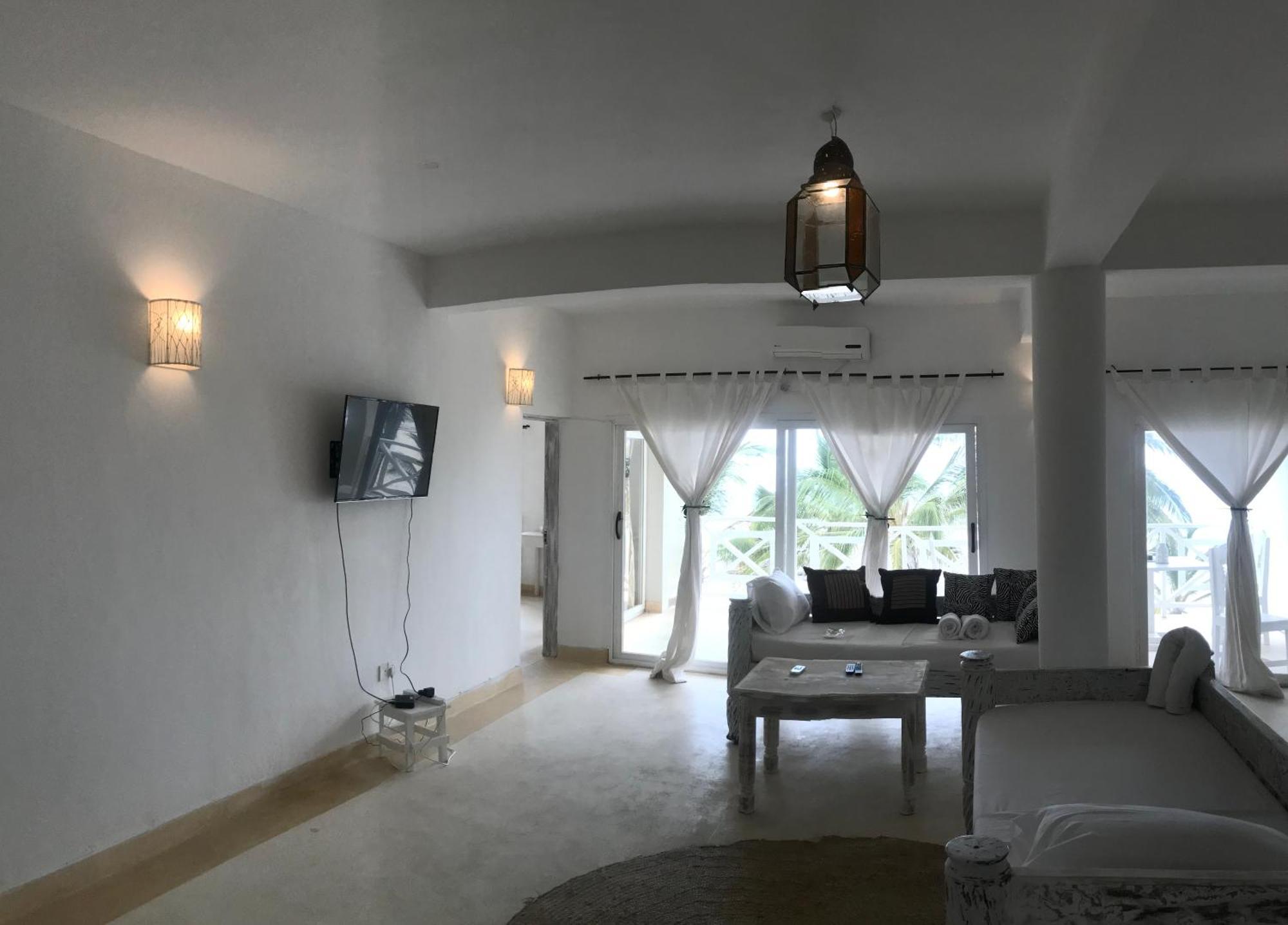 Life Resort St. Thomas Royal Palm Watamu Esterno foto