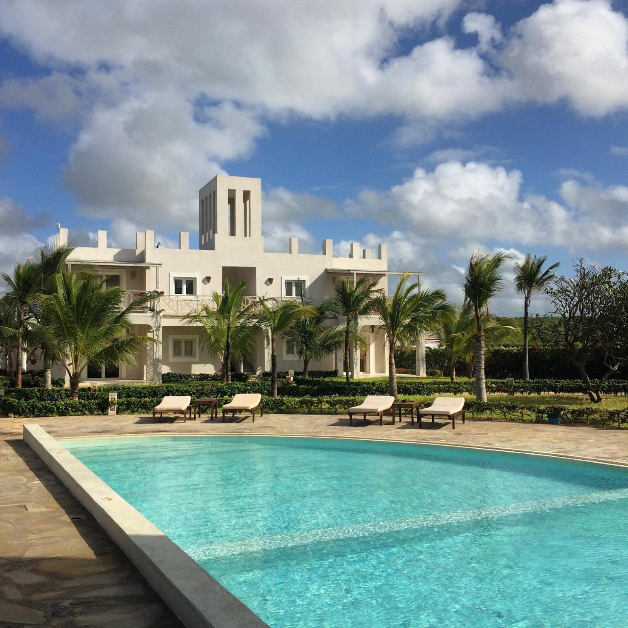 Life Resort St. Thomas Royal Palm Watamu Esterno foto