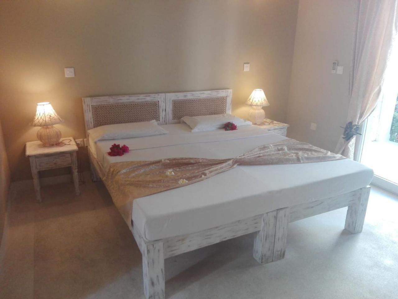 Life Resort St. Thomas Royal Palm Watamu Esterno foto