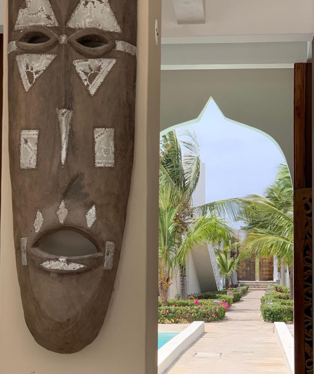 Life Resort St. Thomas Royal Palm Watamu Esterno foto