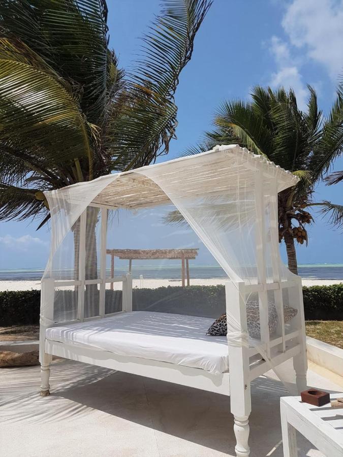Life Resort St. Thomas Royal Palm Watamu Esterno foto