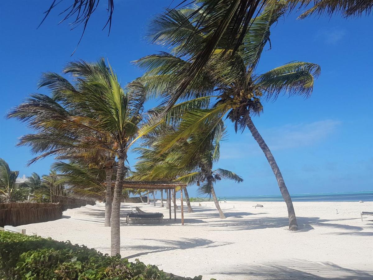 Life Resort St. Thomas Royal Palm Watamu Esterno foto